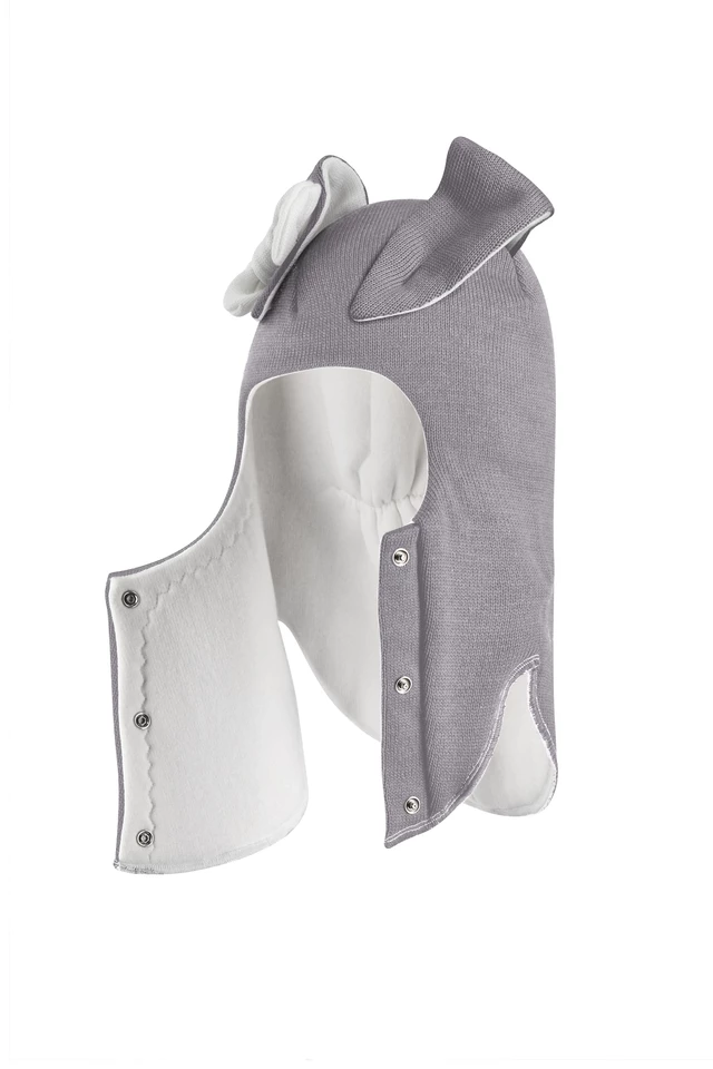 Зимняя шапочка-шлем Corona.hm "Зайка" на кнопочках дымка белый бантик