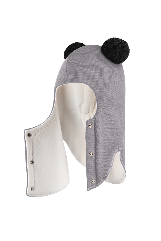 Зимняя шапочка шлем Corona.hm "Пандочка с черными помпонами" на кнопочках дымка