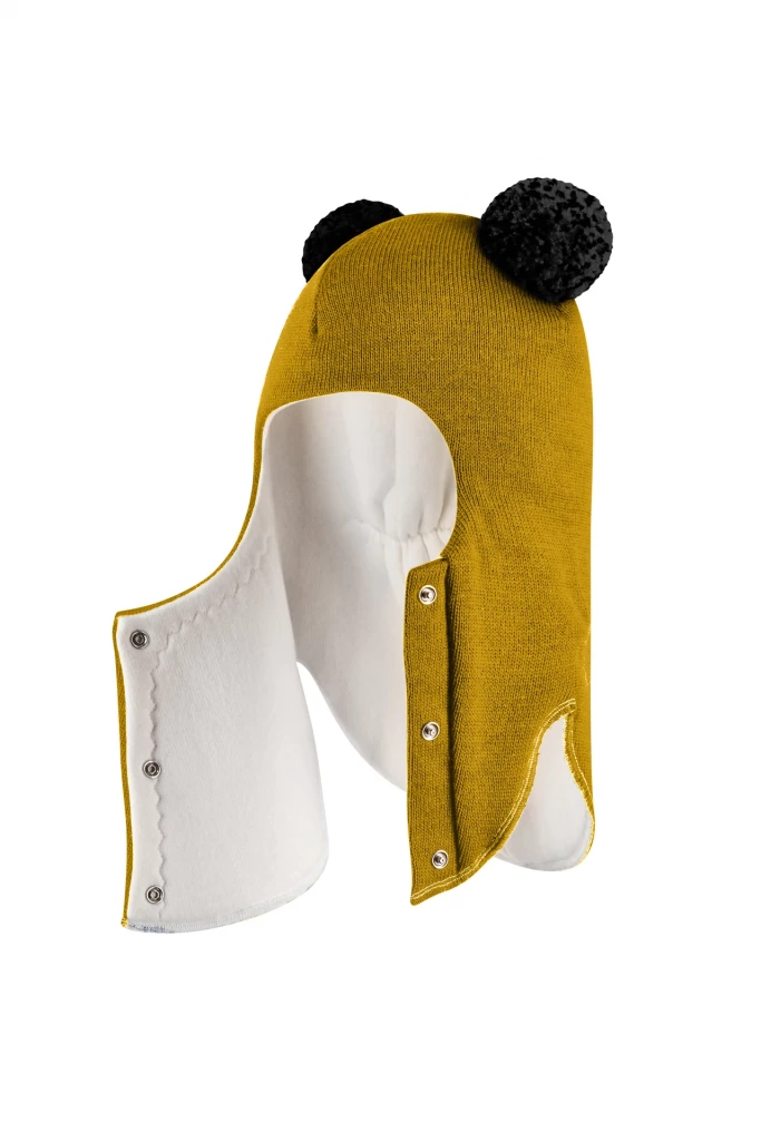 Зимова шапочка-шолом Corona.hm "Пандочка з чорними помпонами" на кнопочках медовий