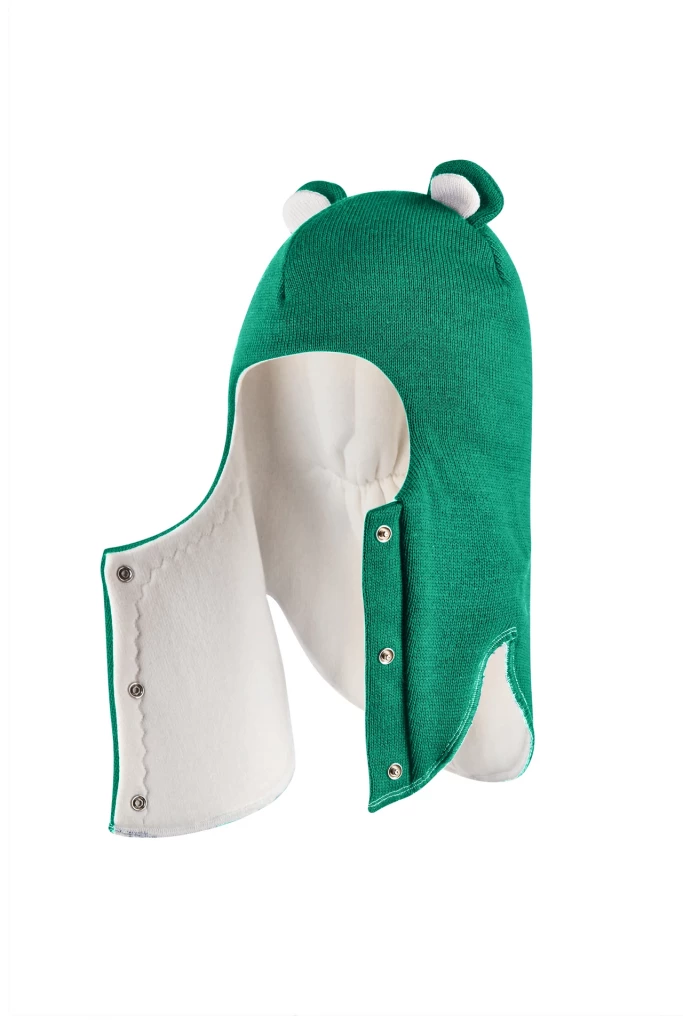 Зимняя шапочка-шлем Corona.hm "Мисс Мишутка" на кнопочках изумруд